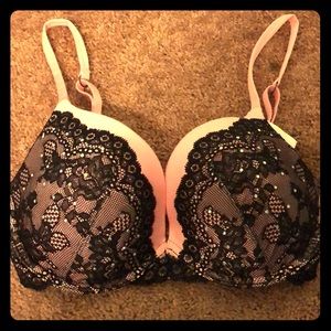 Gorgeous bra light pink & black lace with sparkles